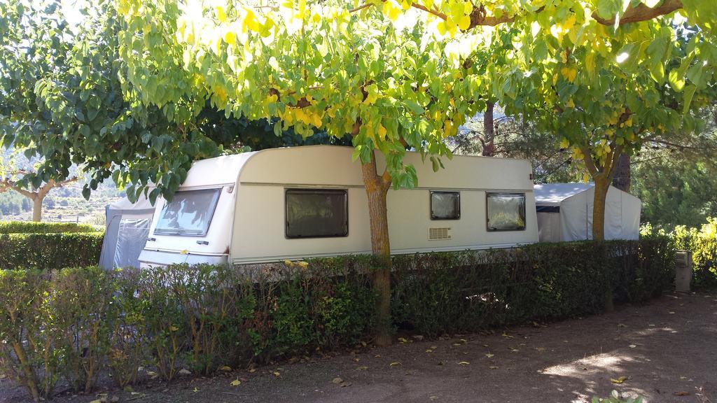 Montsant Park Camping & Bungalow Ulldemolins Eksteriør bilde